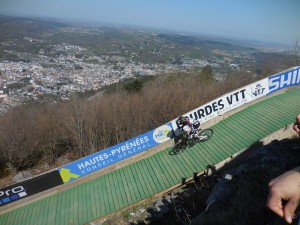 COUPE DU MONDE UCI DE DESCENTE A LOURDES !!! J1